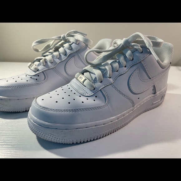 Nike Air Force 1 - Picture 2 of 4
